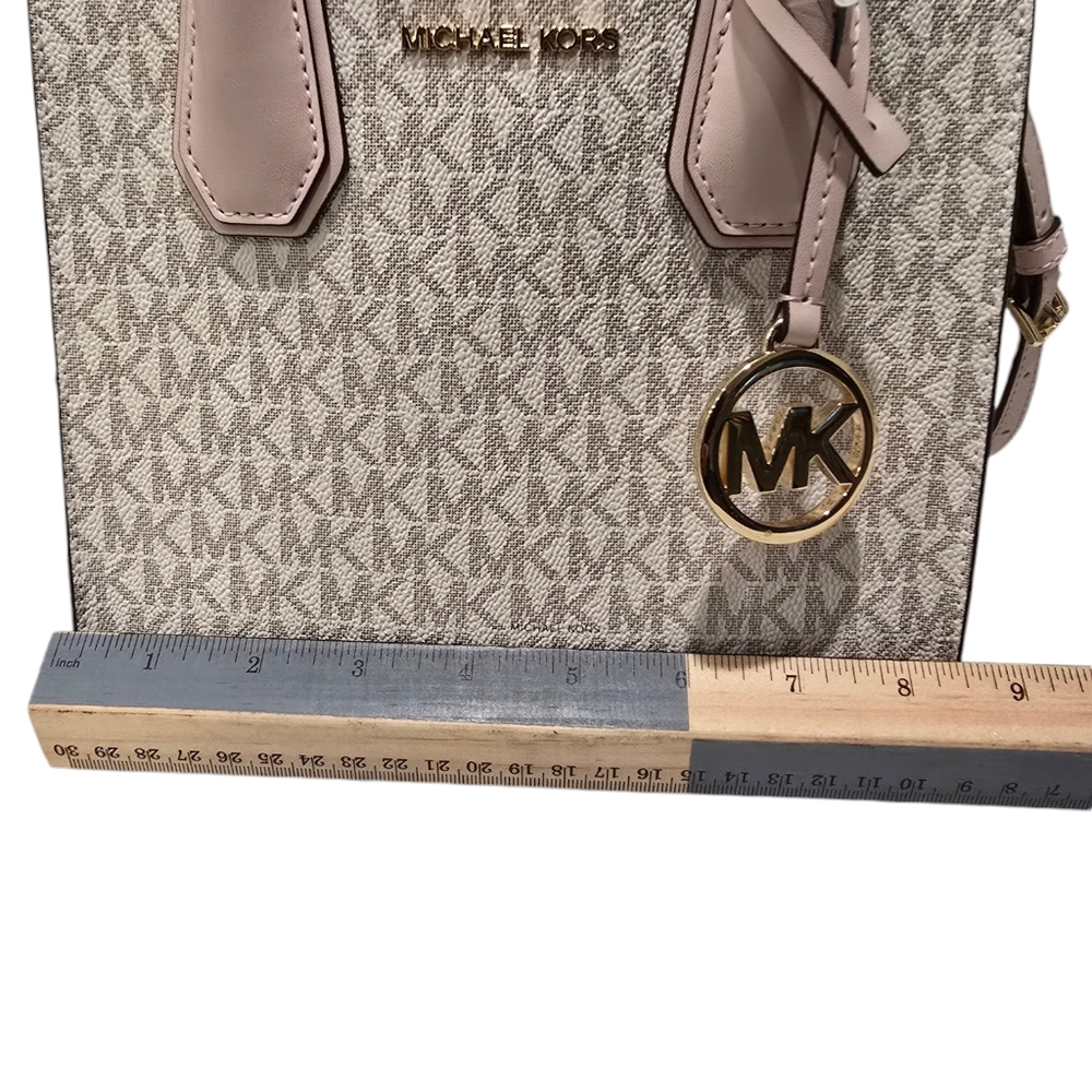 Michael Kors Mercer messenger crossbody purse, pink and cream bag - Picture 2 of 10